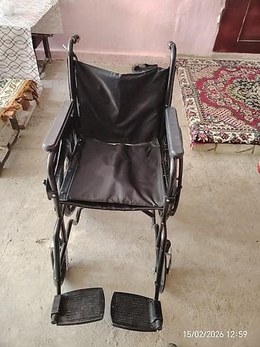 Tibbi maskalar: Təkərli əlil arabası - Konstruksiya: möhkəm metal çərçivə, qara rəng — 1