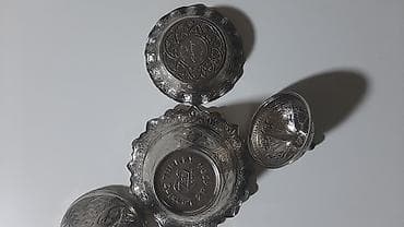 Gümüş rəngli, əl işləməli metal şirniyyat/çerez qabları dəsti - Dəst at lalafo.az Gümüş rəngli, əl işləməli metal şirniyyat/çerez qabları dəsti - Dəst