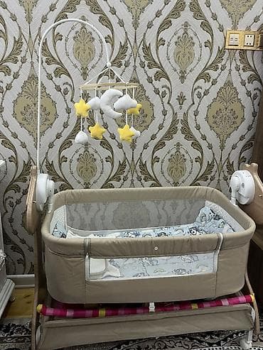 bronza fiqur: Oğlan və qız üçün, Yeni, Dördbucaq, Beşik, Matras ilə, Yellənmə mexanizm ilə — 4