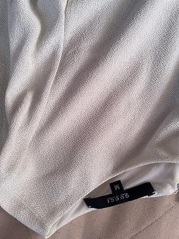 Cinslər: Ağ rəngli zərif qadın paltarı
Платье — 2