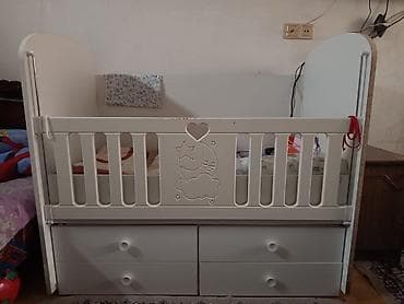 Oğlan və qız üçün, Dördbucaq, Beşik, Dəstsiz, Matras ilə, Yellənmə mexanizmsiz