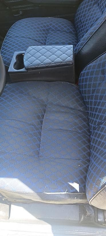 masin lada: Lada (VAZ) 2104 universal, ağ rəng. - Kuzov: 5 qapılı universal, damda — 5