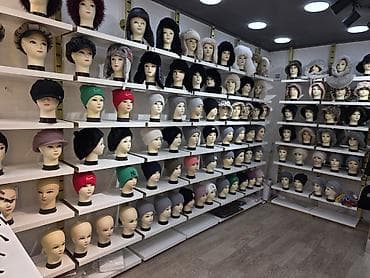 Şəxsi əşyalar: Nerimanovda metronun çıxışında mağaza bir divar arendaya verilir — 1