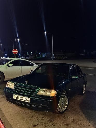 Mercedes-Benz C-Class: 1.8 l | 1997 il Sedan — 2
