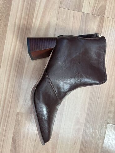 ayaqqabı içi: Qadın dəri botları - Rəng: tünd qəhvəyi - Ölçü: 40 (daban altında — 3