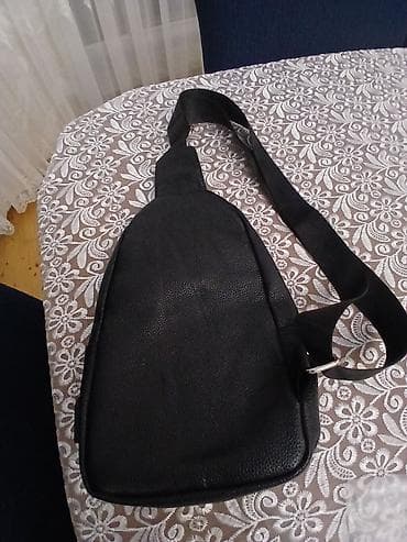 Yenilik: Qara rəngli çiyin/köks çantası (sling bag) - Material — 1