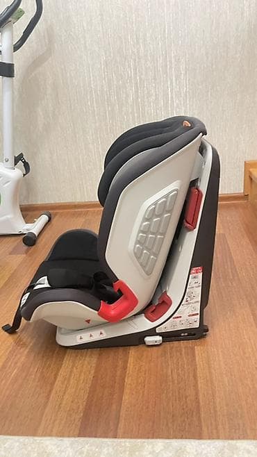 боо: Chicco uşaq avtomobil oturacağı - Qrupa uyğunluq: 9–36 kq (təxmini — 5