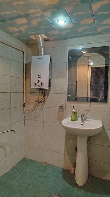 Bakı, Bakıxanov qəs., 3 otaqlı, Köhnə tikili, 68 kv. m