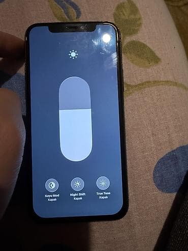 iphone x pro max: IPhone 11 Pro, Qara, Face ID — 4