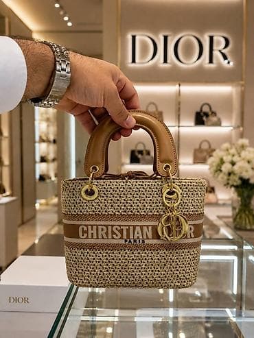525 prob qizil: Əl çantası, Dior — 1
