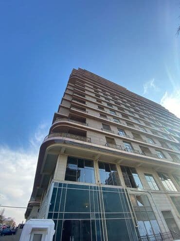 ucbucaq evlər: 3 otaqlı, Yeni tikili, m. Sahil, 131 kv. m — 1