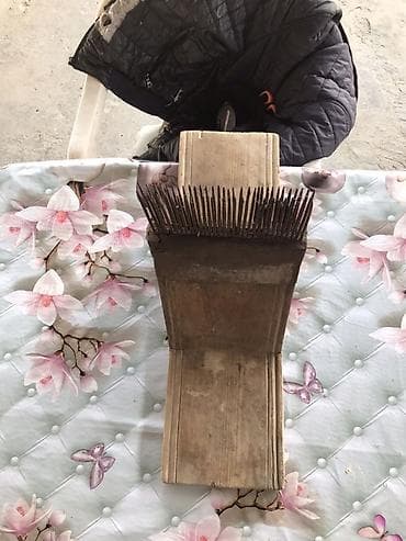 ucuz mallar toptan: Taxta əsaslı, ikitərəfli metal dişli kətan/saplaq darağı (toxuculuq — 1