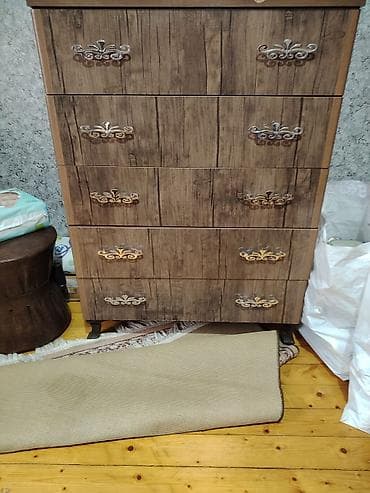 Taxta fakturalı komod (sandıqça) - Model: 5 çekmecəli, şaquli komod -