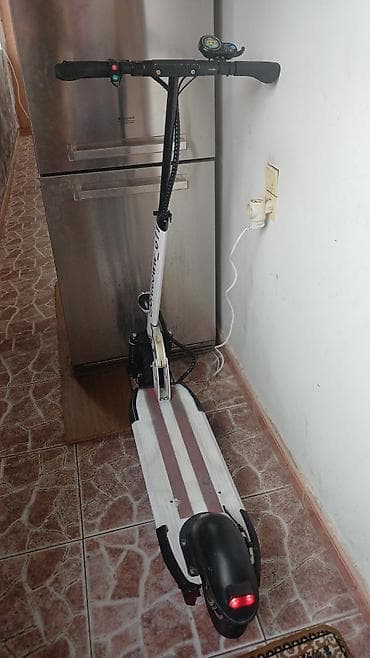 samokat satisi: İşlənmiş Elektrik samokat 10", 351 - 500 Vt, 36 - 45 km/s, Ödənişli çatdırılma — 3