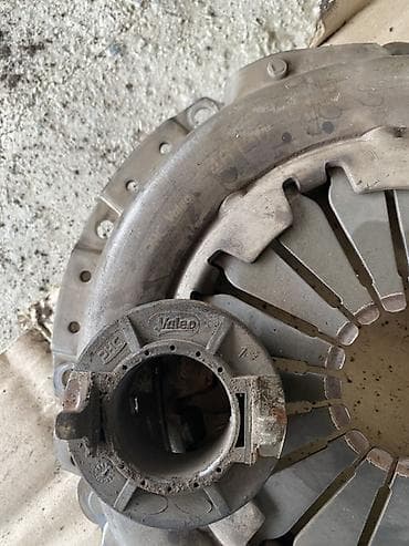 2007 hyundai i30 1,4 benzin matorunun üstden çixma hissələridi