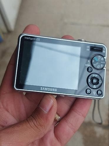 Samsung PL50 kompakt fotoaparat Ustaya gostermek lazimdir - 10.2 MP — 3