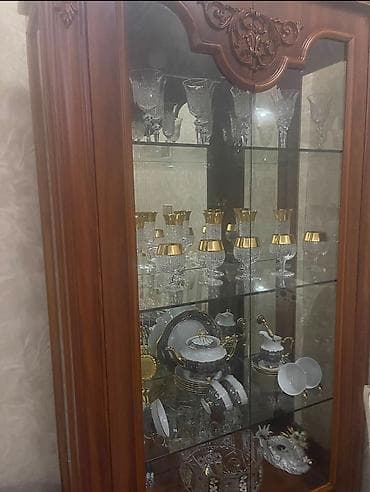 lepe: Qonaq otağı üçün, Yeni, Açılmayan, Dördbucaq masa, 8 stul — 5
