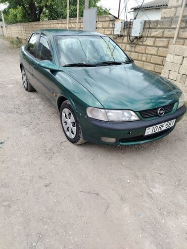 Opel Vectra: 1.8 l | 1997 il 252000 km Sedan