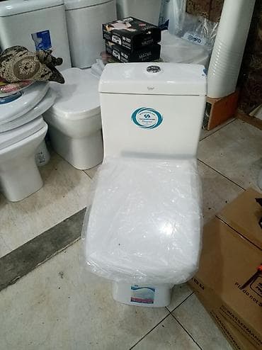 Unitaz. Unitazlar. Monoblok model. Soft qapaq. Universal çıxış