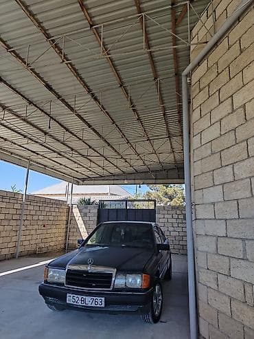 05 masin sekilleri: Mercedes-Benz 190E sedan - Kuzov: qara rəng, 4 qapı, klassik W201 — 2