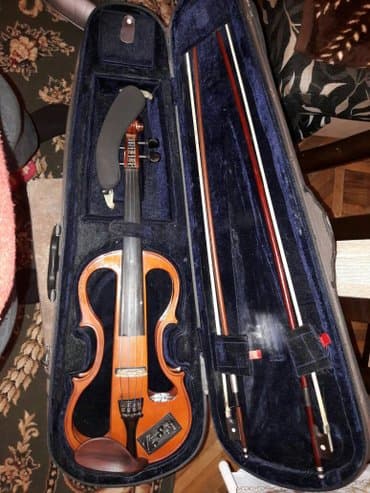скрипка и электрогитара: Skripka elektron carlo giordano. əla tembri var, ünvan xalqlar — 5