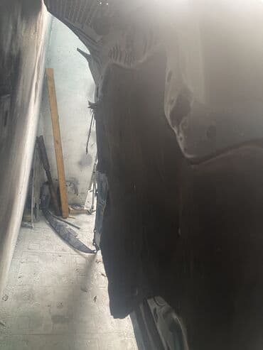 bmw 318 is: Mercedes-Benz E 240, 1998 il — 3