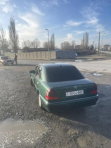 istilik radiator: Mercedes-Benz 220: 1.8 l | 1999 il Sedan — 2