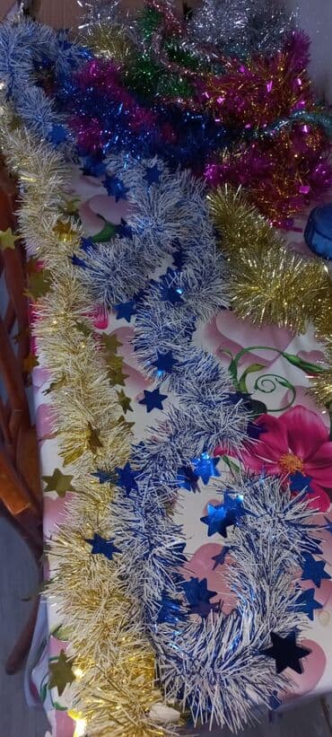 Yeni il üçün bəzək zərləri - Növlər: ulduz fiqurlu zərlər və klassik