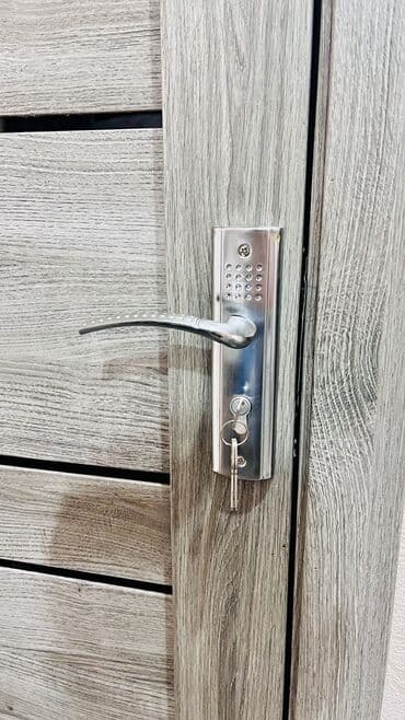 Tavan: 4 ədəd qapı satılır. 2 eded 2.05*90 2 eded 2.05*80 Yaxşı — 2