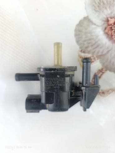su matorlarinin satisi: Toyota EGR vakuum klapanı / vakuum ötürücü solenoid - Üzərindəki — 2