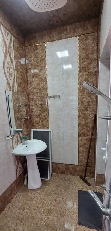 ramanıda kirayə ev: Zabrat 1 De 2 otaqli Temirli Adelni heyet evi kiraye verilir ici — 9