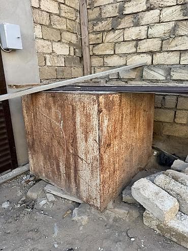 Baklar və çənlər: Bak, Metal, 2500 l l, İşlənmiş — 1
