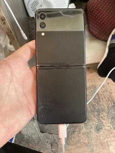 iphone 10 s: Samsung Z Flip, 256 GB, rəng - Qara, Qırıq — 4