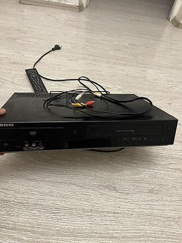 DVD və Blu-ray pleyerlər: Samsung VHS + DVD kombi pleyer Xüsusiyyətlər: - VHS videomaqnitofon — 2