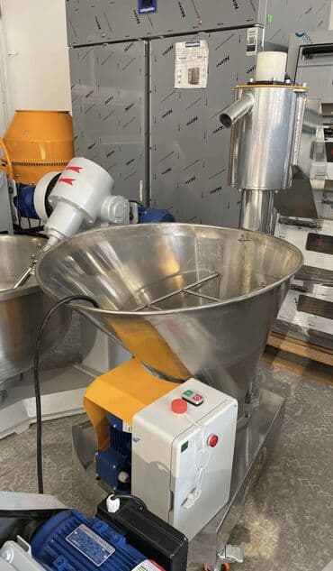 Konteynerlər: Un ələyən aparat 1 kisə unu rahatlıqla ələyə bilir 3 faza ilə — 1