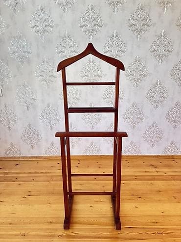 Mebel: Taxta kişi geyim asılqanı – valet stand - Material: bərk ağac — 2