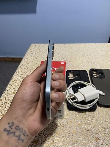bm10 mini telefon: Salam şəkildə gördüyünüz hər bir sey verilir 2 kablo 20 manata alnıb — 5