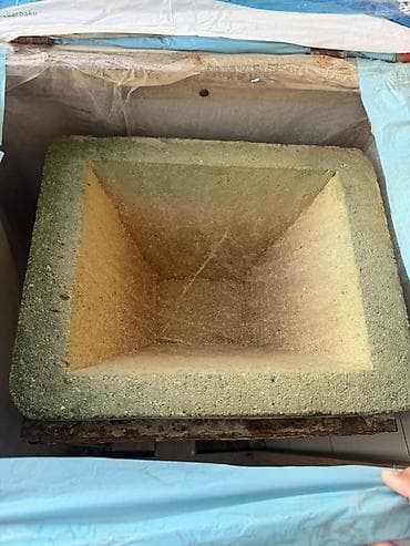 ucuz jaluz: Beton/quartz qumlu böyük həcimli hovuz/qəlib (konus formalı) və metal — 1