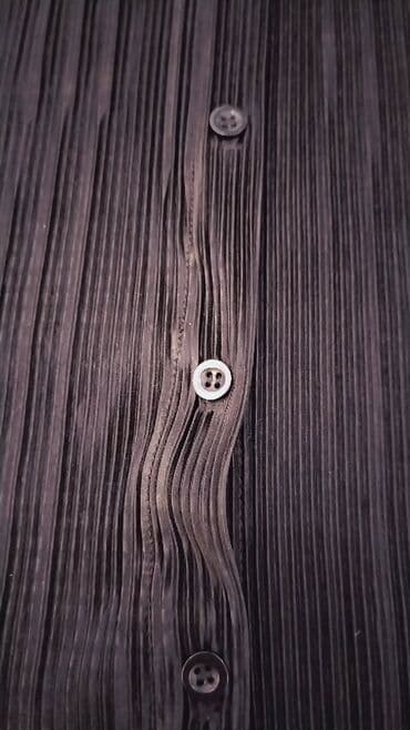 Qara pleyse (qat-qat) fakturalı köynək/bluz. Çox baha alınıb 3 4 dəfə