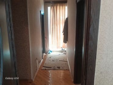 Bu mənzil yaşayış üçün əlverişli geniş otaqlar və müasir dizayn təklif
