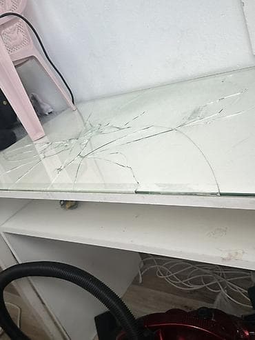 Masalar və oturacaqlar: Açılmayan, Şüşə, Dördbucaq masa — 2