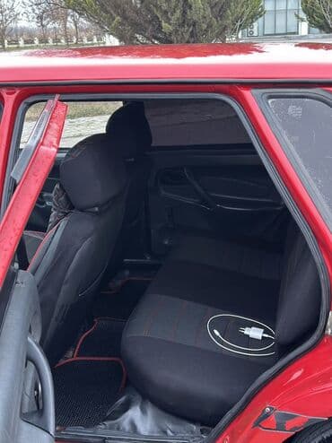 06 satisi: VAZ 21099 sedan - Kuzov: 4 qapılı sedan, qırmızı rəng, qara bamper və — 10