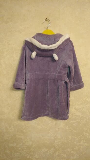 детский банный халат: Bənövşəyi rəngdə, yumşaq materialdan hazırlanmış uşaq xalatı. Xalatın — 6
