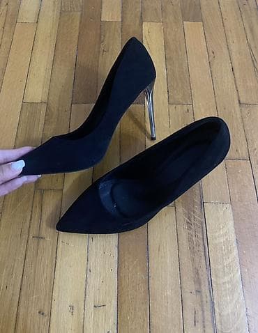 1 dəfə geyinilib Qara klassik qadın tuflisi – stilettos - Model
