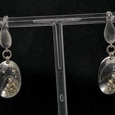 gumuş əşyaları: Dəstə daxildir: Bilərzik, Gümüş — 4