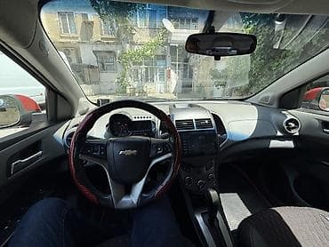 gubre satisi: Chevrolet Aveo sedan – qırmızı rəng Xüsusiyyətlər və komplektasiya: - — 5