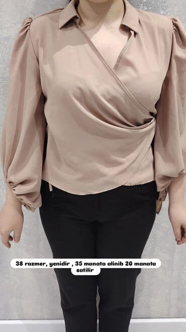 Qadın bluzası – kəsişən (wrap) model. - Rənglər: bej və ağ - Ölçü: 38 lalafo.az -da Qadın bluzası – kəsişən (wrap) model. - Rənglər: bej və ağ - Ölçü: 38
