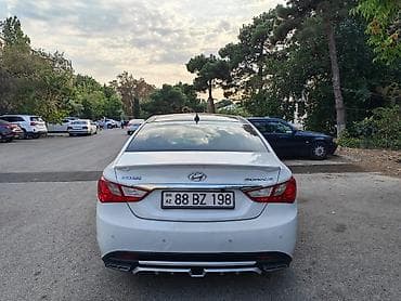 lexus 5 7: Hyundai Sonata 2.4– ağ rəngli sedan Model: Hyundai Sonata 2.4 (nəsil — 4
