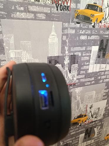 RGB işıqlı portativ Bluetooth dinamik - Kompakt, dairəvi korpus; ön — 4