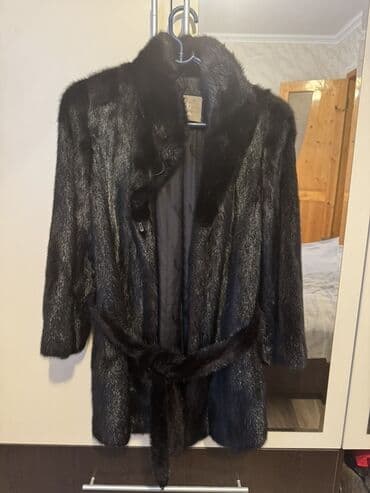 женские шубы итальянского производства: Qara rəngli xəz palto - Klassik kəsim, qısa/orta uzunluq - Yumşaq — 2